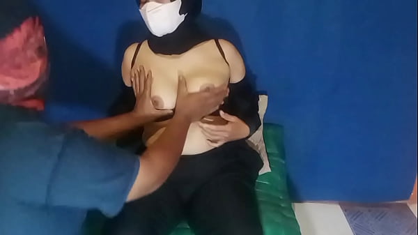 Mainin Memek Satpam Cewek Horny Pake Alat Bantu Sampe Crot, Jago Jilmek