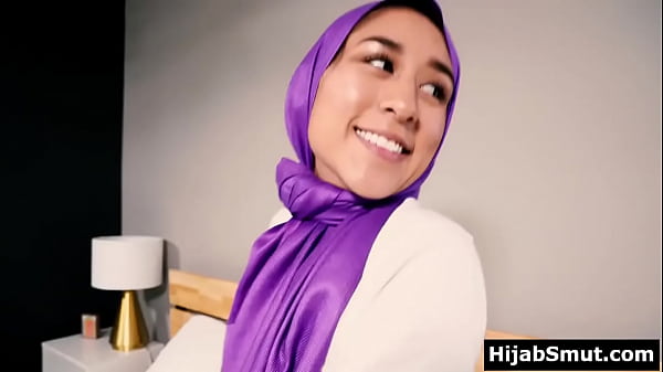 Arab Cewek Berhijab Digarap Tanpa Izin Ortu