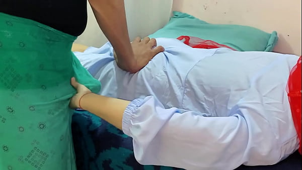 Malkin Atur Sendiri Biar Pelayannya Ngewe Pake Suara Sex Hindi.